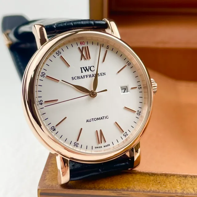 IWC Portugieser Automatique Cadran Blanc Boîtier Or Rose Bracelet Cuir d'Alligator Bleu Foncé Montre Mécanique 3