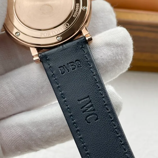 IWC Portugieser Automatique Cadran Blanc Boîtier Or Rose Bracelet Cuir d'Alligator Bleu Foncé Montre Mécanique 5