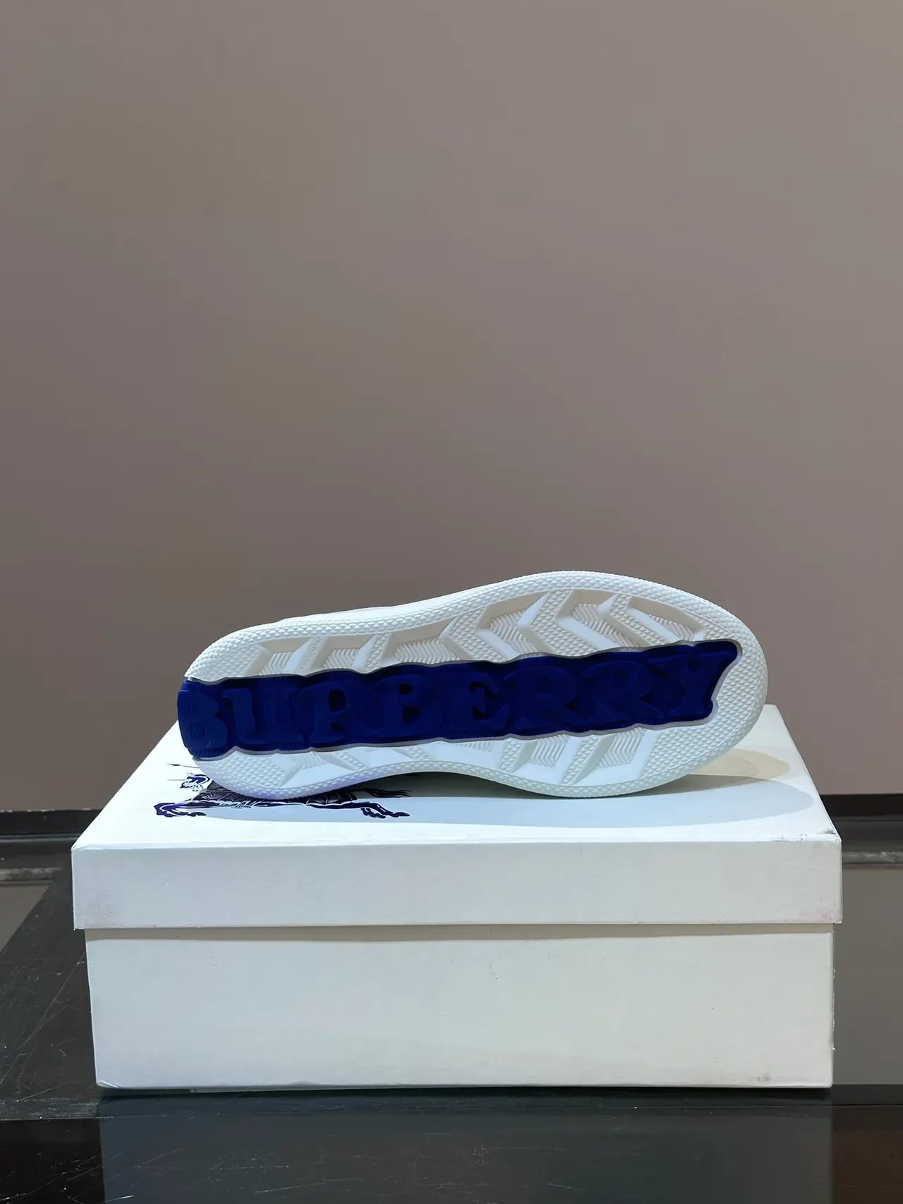 Lacoste White Blue Perforated Crocodile Logo Smooth Leather Upper Lifestyle Sneakers 2