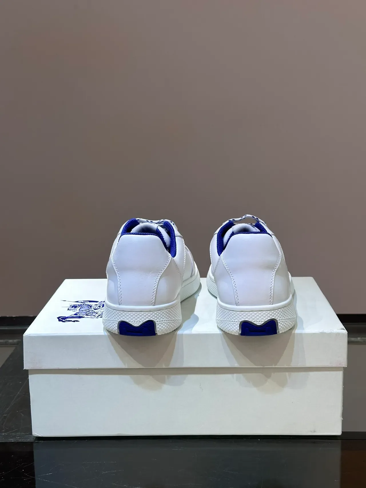Lacoste White Blue Perforated Crocodile Logo Smooth Leather Upper Lifestyle Sneakers 3