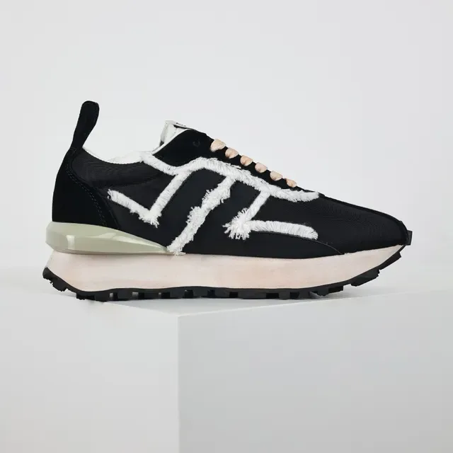 Lanvin Runner rayures effilochées noir beige sneakers lifestyle 7