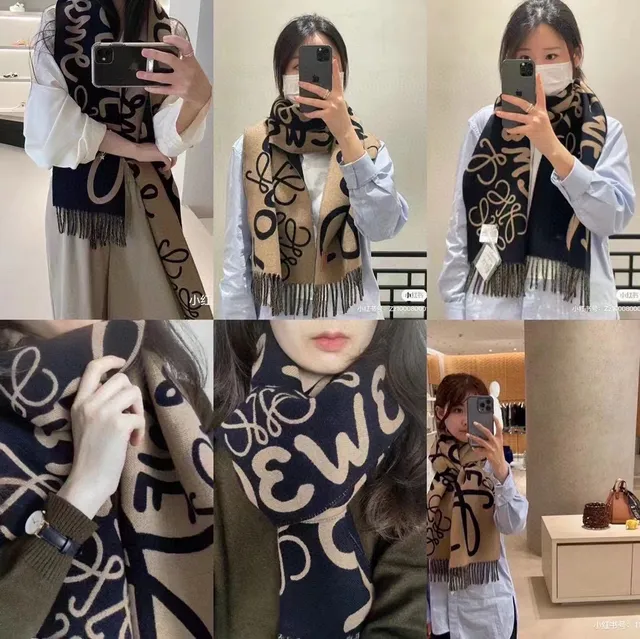 Loewe Anagram Print Cachecol de Cashmere Bege e Navy 3