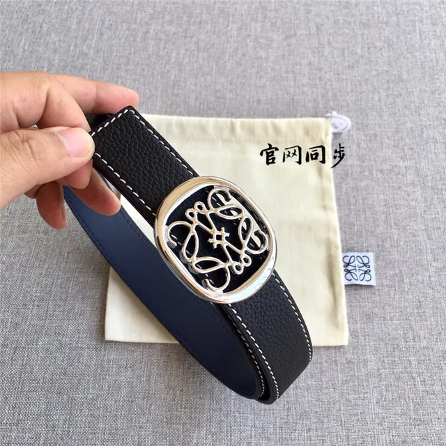 Loewe Anagram Cinturón reversible de cuero en color marrón claro y negro 19