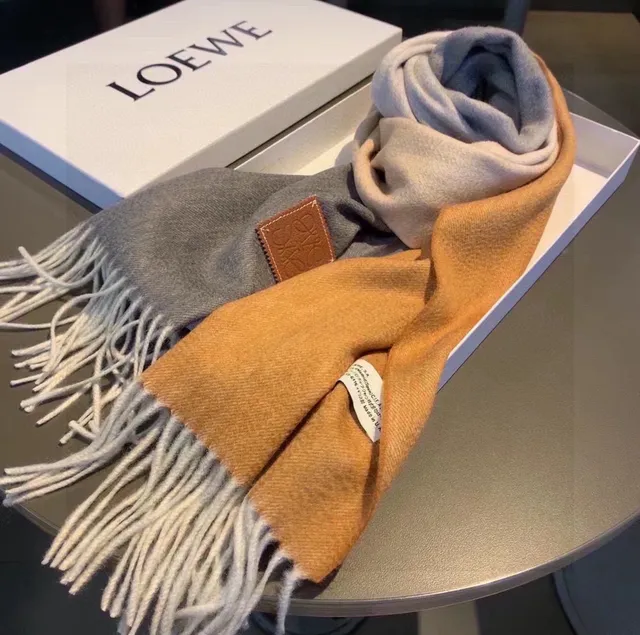 Loewe Anagram Écharpe Gris Beige Tissée Mélange Bordes Frangés Écharpe en Cachemire 8