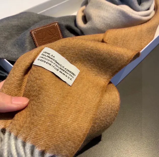 Loewe Anagram Écharpe Gris Beige Tissée Mélange Bordes Frangés Écharpe en Cachemire 9