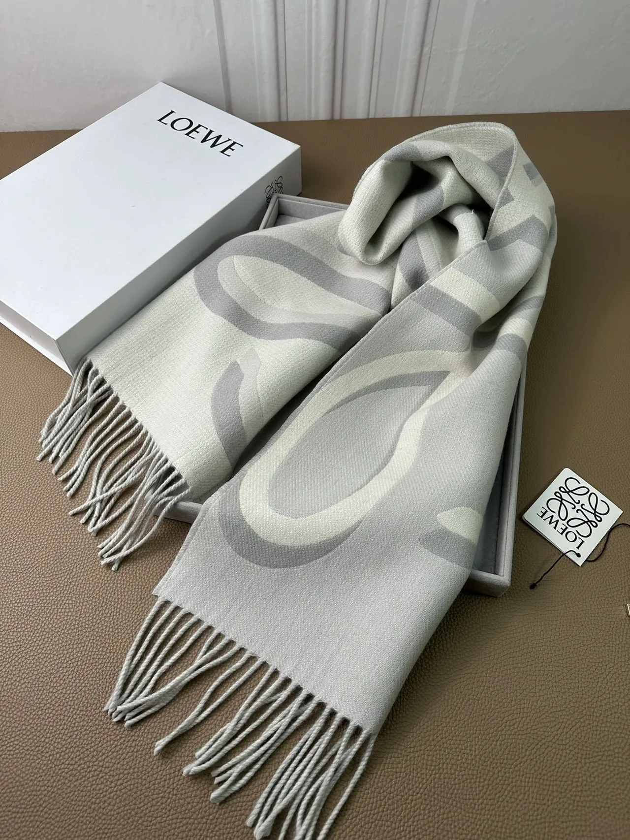 Loewe Anagram Cachecol Cinza Claro e Cinza Cachemira Cachecol 9