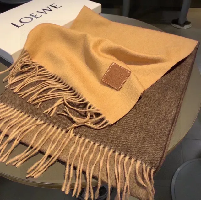 Loewe Anagram écharpe deux tons couleur chameau et marron cachemire écharpe 6