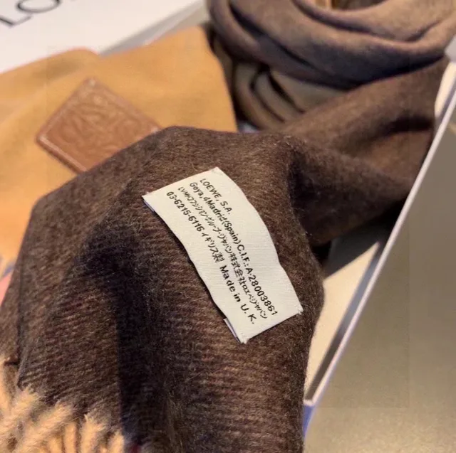 Loewe Anagram écharpe deux tons couleur chameau et marron cachemire écharpe 9