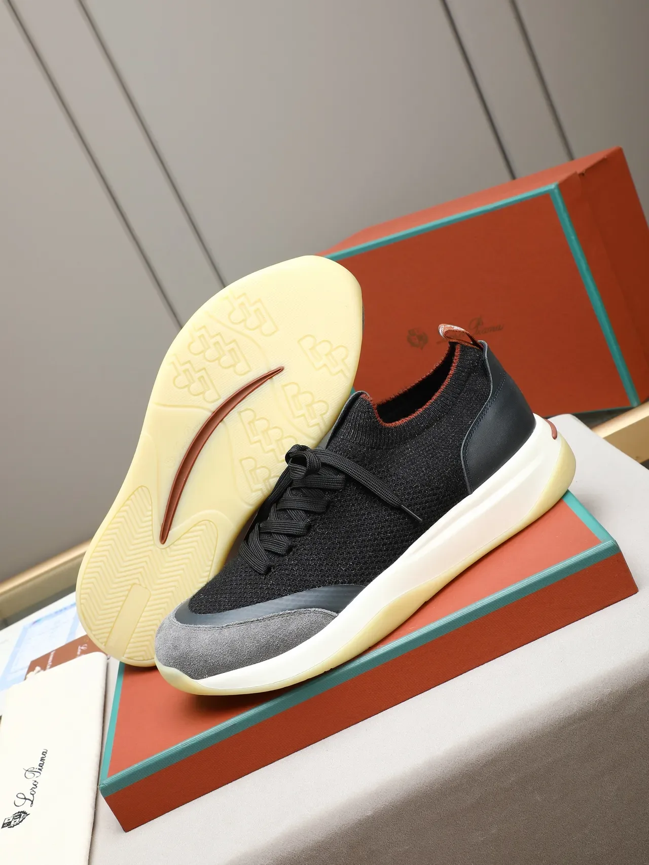 Loro Piana Chaussures noires grises avec upper en maille, superpositions de cuir/daim en couches 4