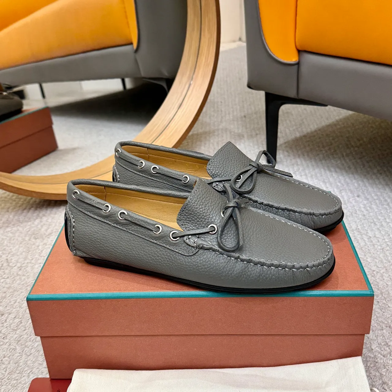 Loro Piana LP Dots Walk Mocassins en cuir grainé gris 4