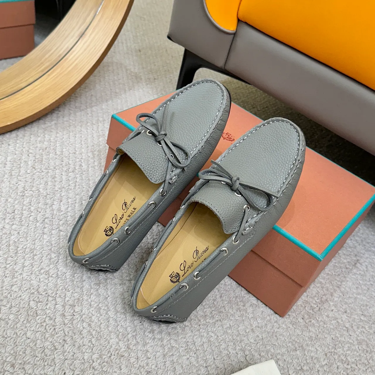 Loro Piana LP Dots Walk Mocassins en cuir grainé gris 8