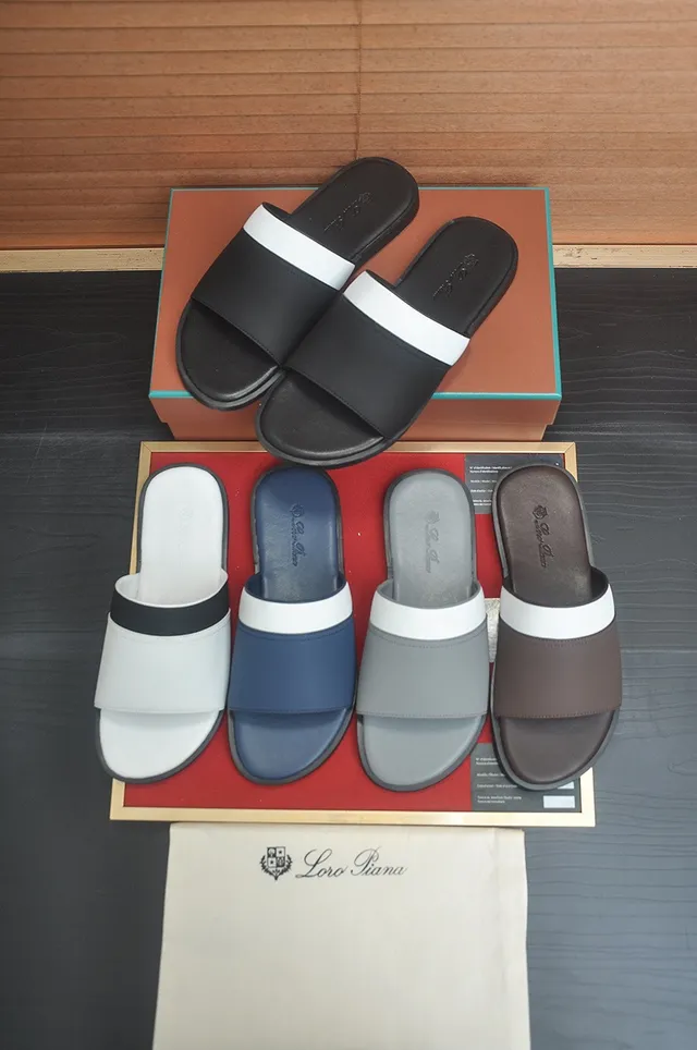 Loro Piana Chinelos Brancos e Pretos Minimalistas de Duas Tiras 5