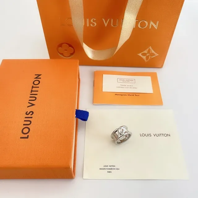Louis Vuitton Angular V-Motif Diamond-Accented Gold and Silver Rings 6