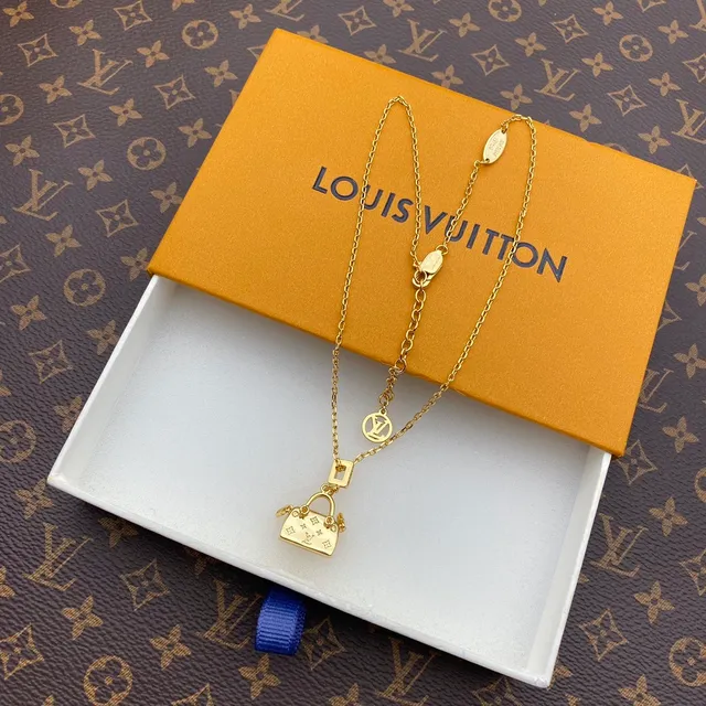 Louis Vuitton pendentif en forme de sac monogramme collier en or 6