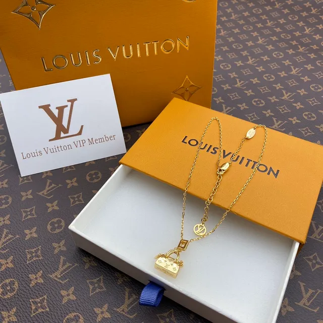 Louis Vuitton pendentif en forme de sac monogramme collier en or 7