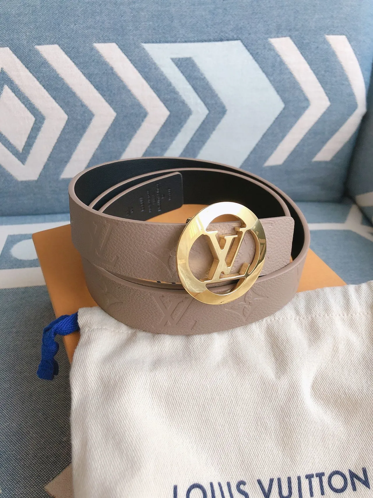 Ceinture Louis Vuitton Beige Noir Monogramme Embossé Circular Tonalité Or LV Boucle Cuir 2