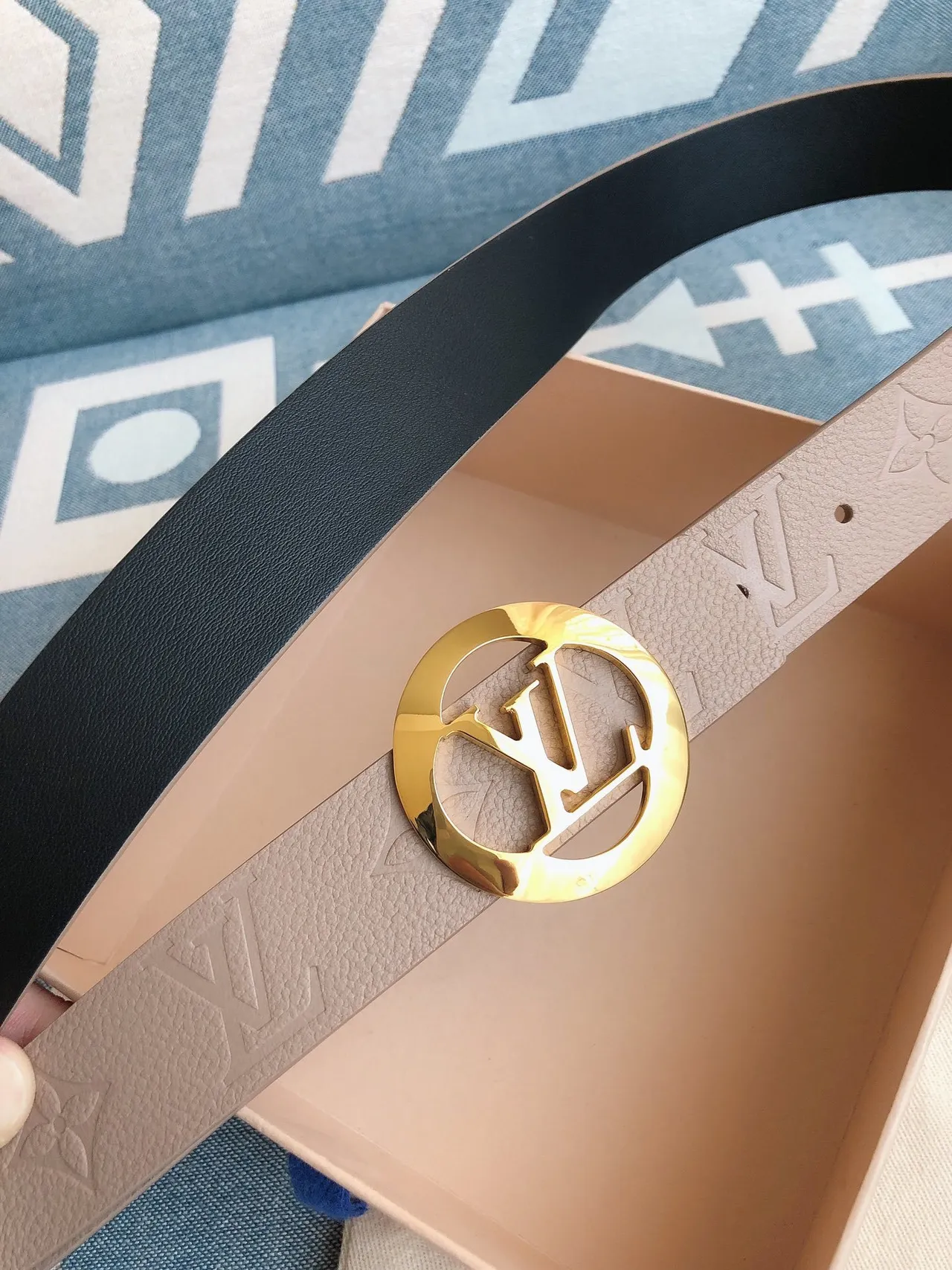Ceinture Louis Vuitton Beige Noir Monogramme Embossé Circular Tonalité Or LV Boucle Cuir 6