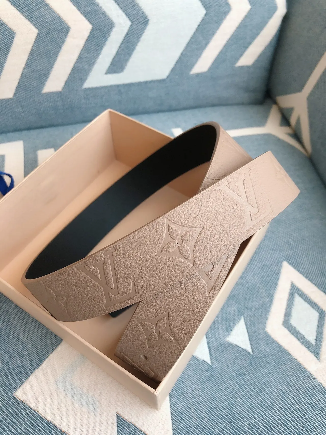 Ceinture Louis Vuitton Beige Noir Monogramme Embossé Circular Tonalité Or LV Boucle Cuir 8