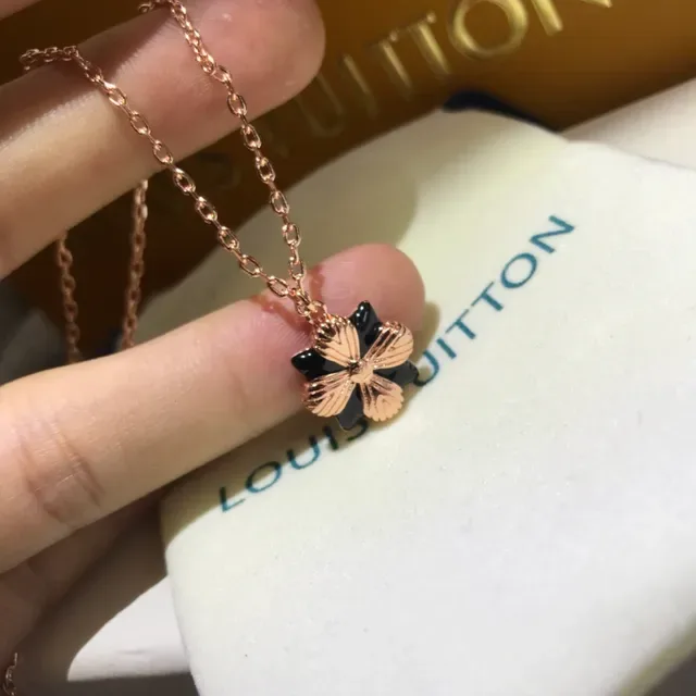 Louis Vuitton Black and Gold Floral Pendant Necklace 3