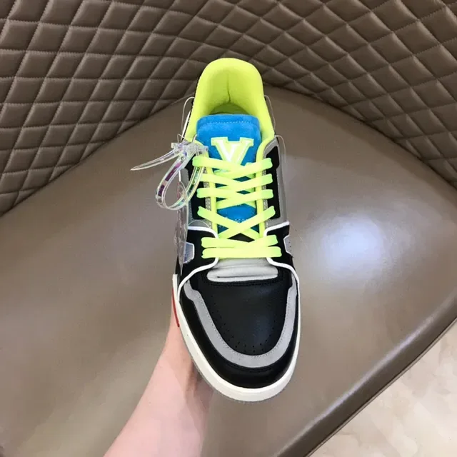 Louis Vuitton Sneakers Lifestyle Noir Gris Upper Synthétique en Couches Semelle Chunky Sculptée 4