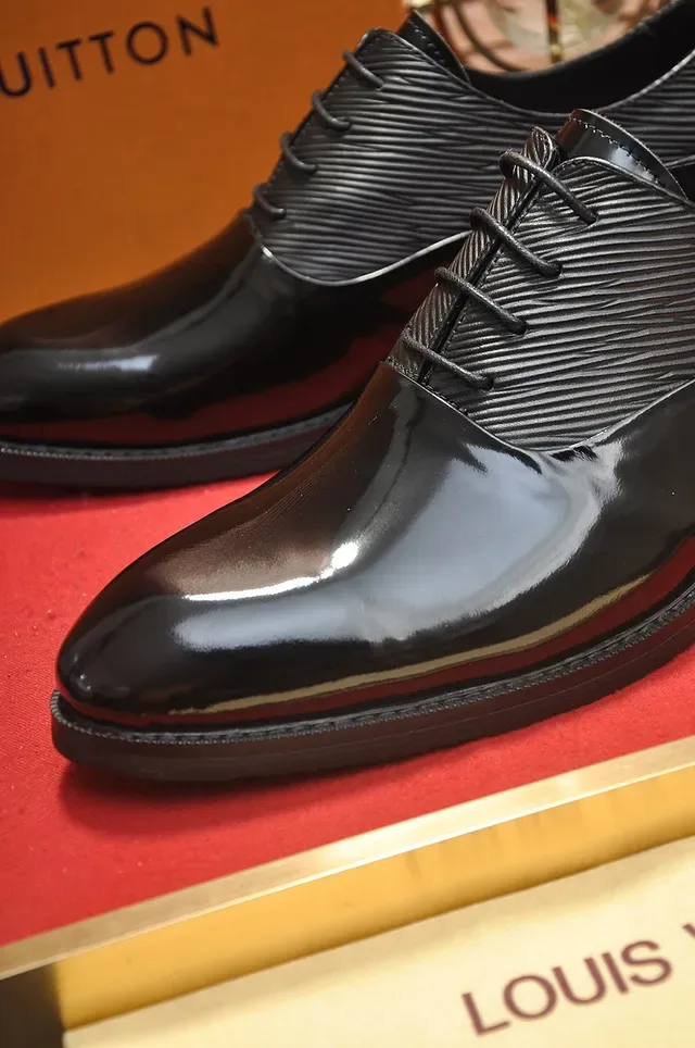 Louis Vuitton Chaussures Oxford Noir cuir verni cap toe ribbed 2