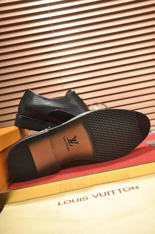 Louis Vuitton Chaussures Oxford Noir cuir verni cap toe ribbed 3