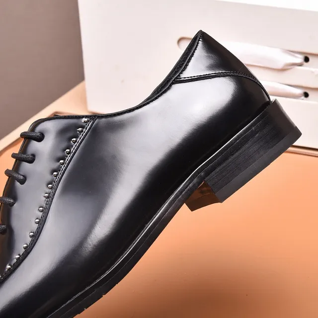 Louis Vuitton Sapatos Oxford de couro preto polido com bico quadrado 2