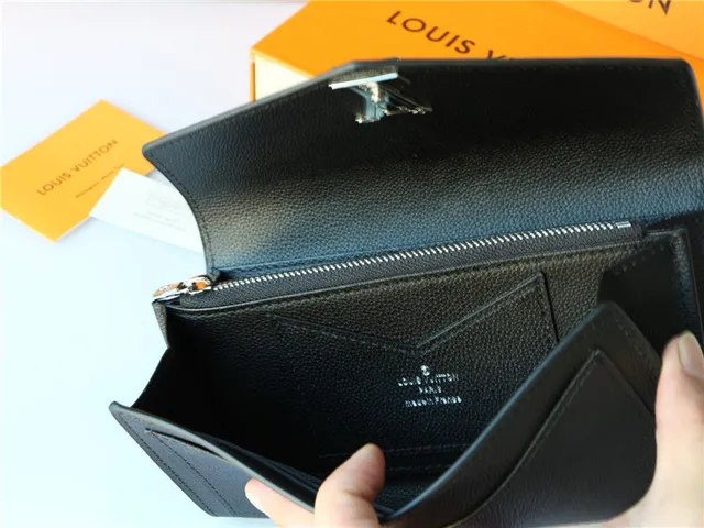 Louis Vuitton negro plata Envelope Flap Pebbled Leather Long Wallet 5