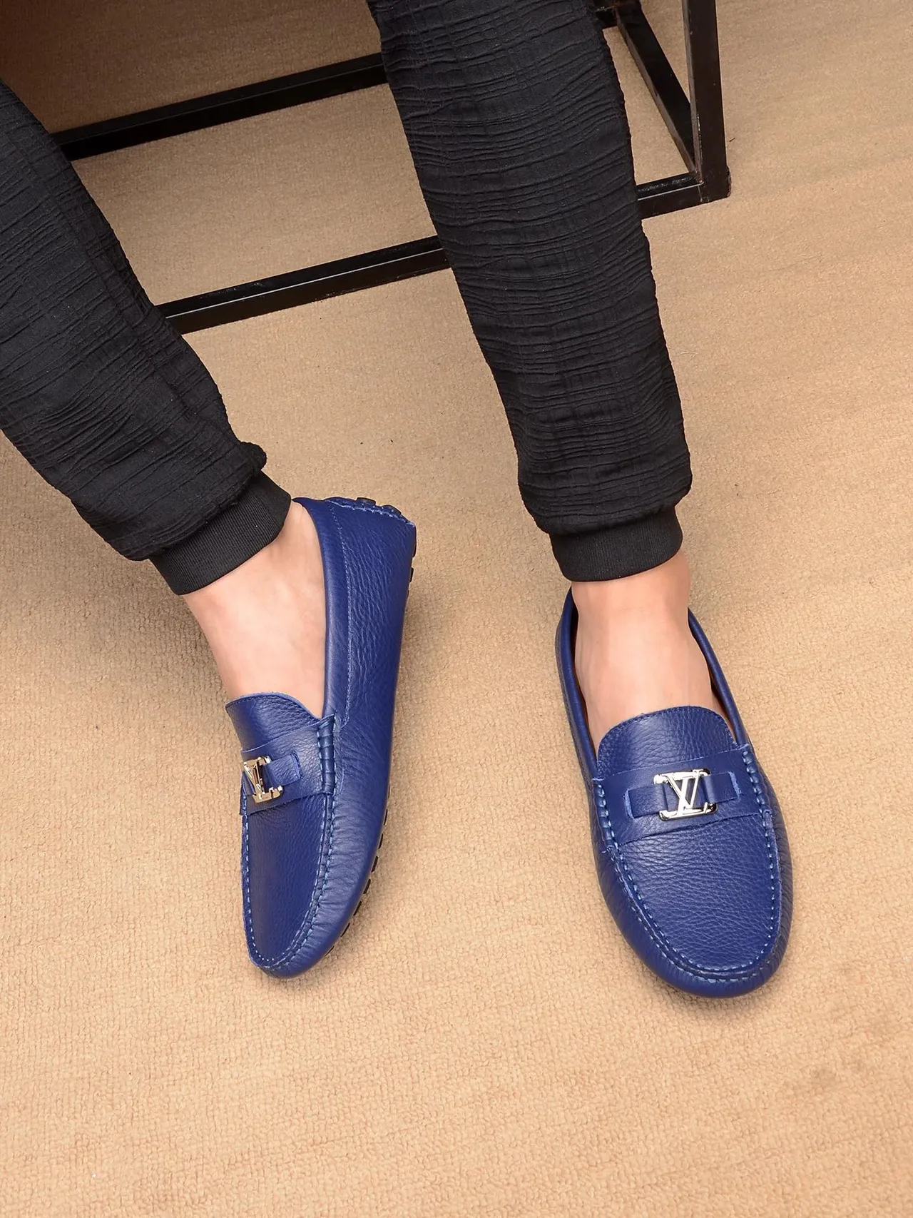 Louis Vuitton Blue Beige Pebbled Leather Moc-Toe Stitching Loafer 2