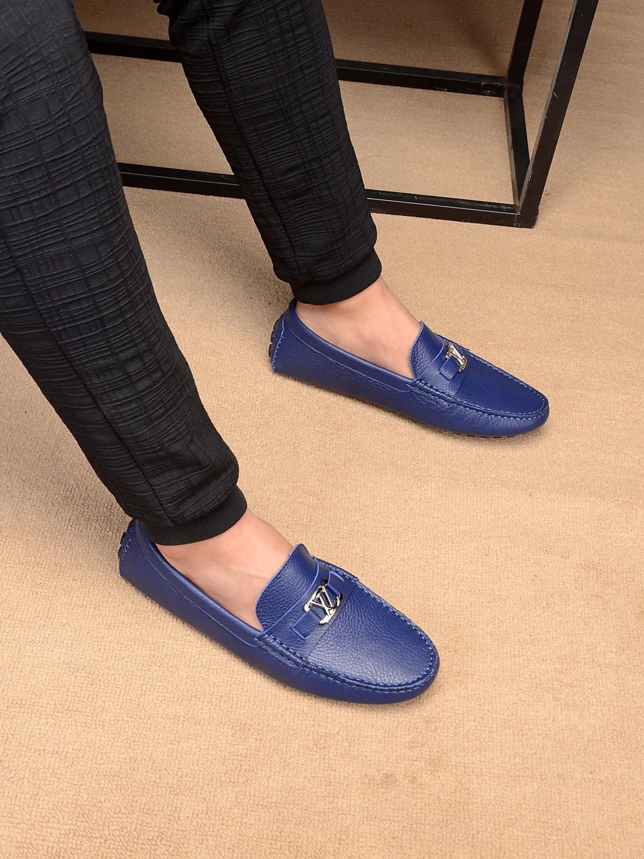 Louis Vuitton Blue Beige Pebbled Leather Moc-Toe Stitching Loafer 3