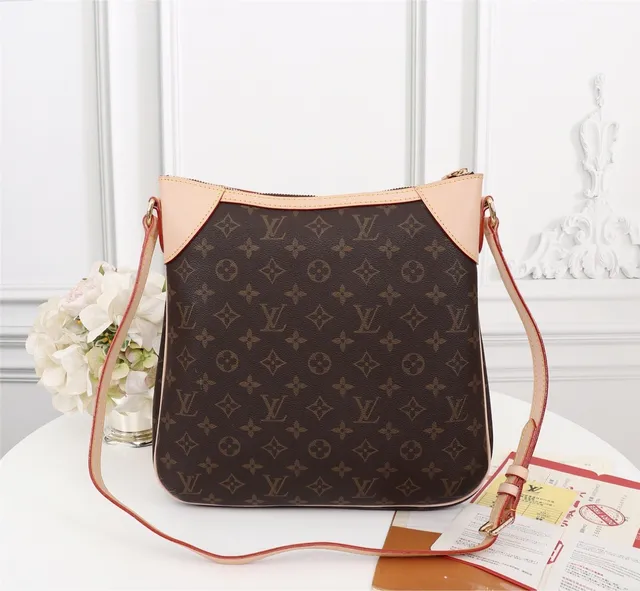 Louis Vuitton Marron Beige Monogramme Toile Garniture Cuir Sac Hobo 4