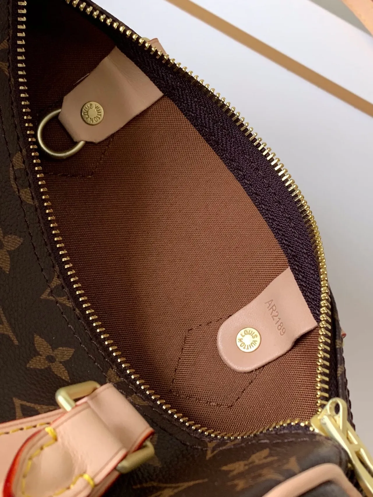 Louis Vuitton Marron Beige Monogramme Toile Tan Cuir Garniture Sac Boston 6