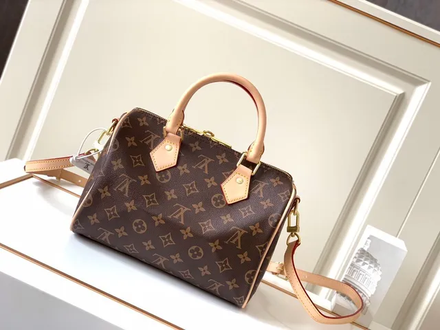 Louis Vuitton Marron Beige Monogramme Toile Tan Cuir Garniture Sac Boston 8