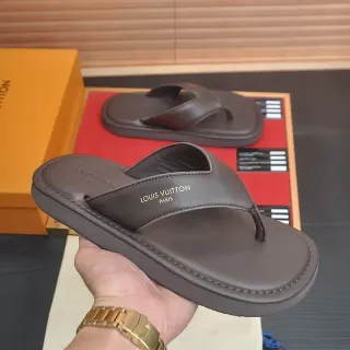 Louis Vuitton भूरा चमड़ा थॉन्ग स्लिपर