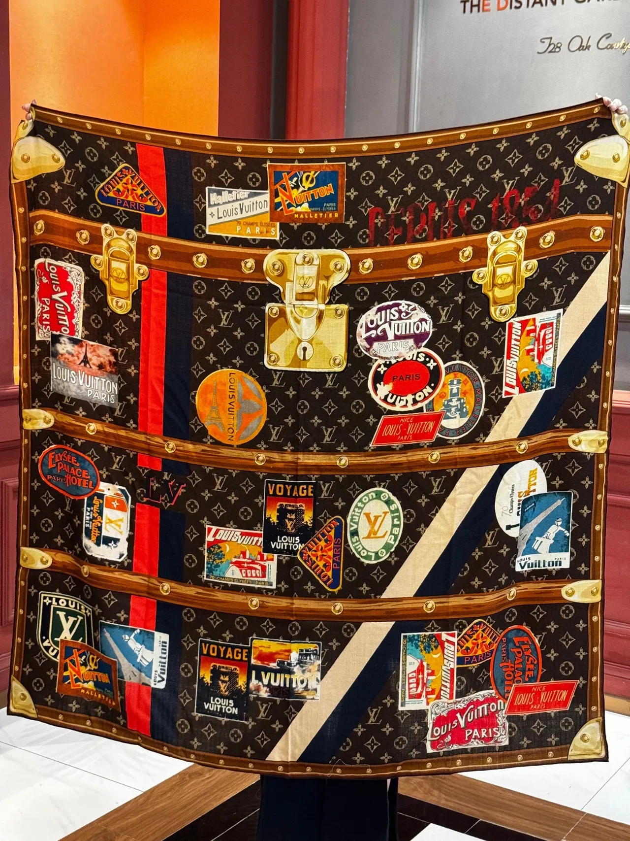 Louis Vuitton भूरा बहुरंगी पैचवर्क प्रिंट मोनोग्राम मोटिफ शॉल 2
