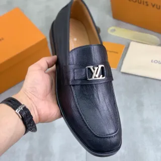 Louis Vuitton Buckle Loafer 黑色 纹理皮革 Loafer