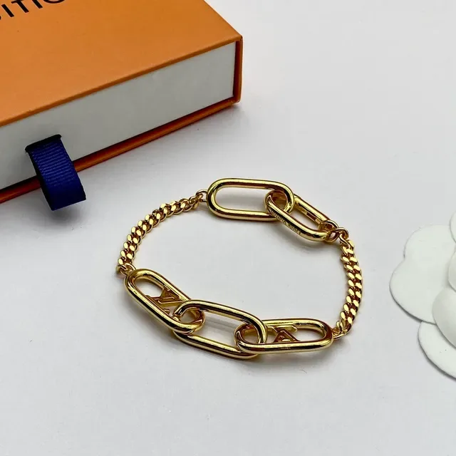 Louis Vuitton Chain Link Gold Oversized Oval Links Necklace 4