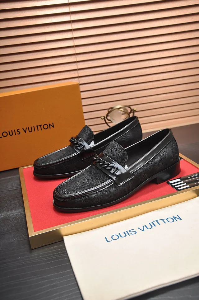 Louis Vuitton Chain Strap Loafer Black Textured Leather Glossy Loafer 8