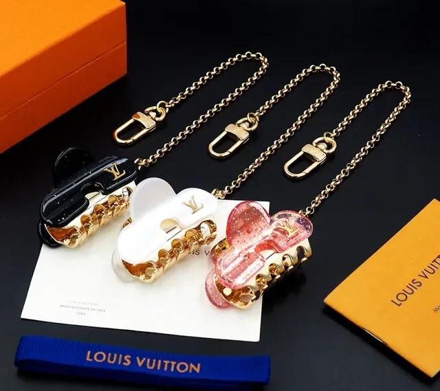 Louis Vuitton Cloud Clip White Gold Pearlescent Resin Crossbody Bag 2