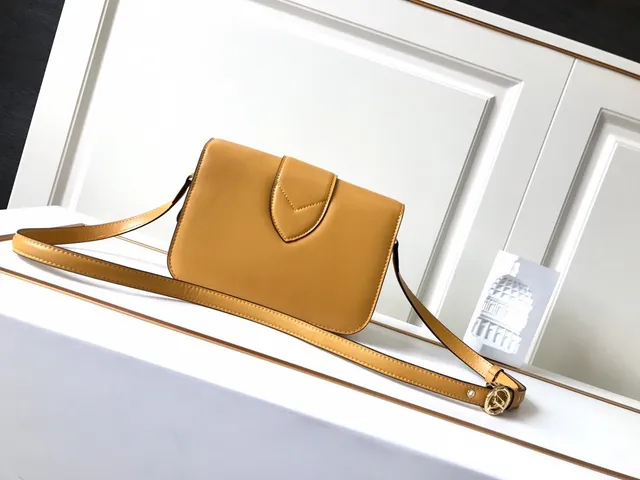 Louis Vuitton Dauphine Tan Smooth Leather Messenger Bag 3