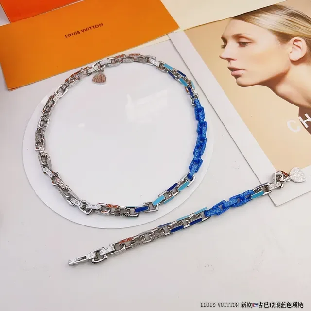 Louis Vuitton Enamel Cuban-Link Blue and Silver Necklace 2
