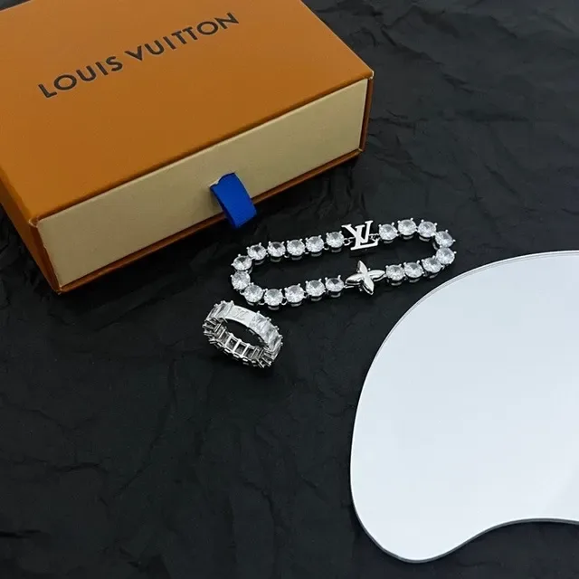 Louis Vuitton Eternity Silver Transparent Band Baguette-Cut Stones Ring 5