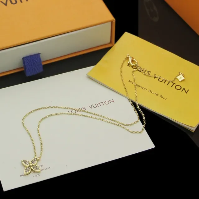 Louis Vuitton Colliers pendants en cristal floral pavé 5