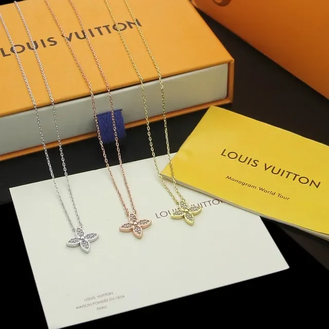 Louis Vuitton Colliers pendants en cristal floral pavé 9
