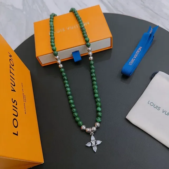 Louis Vuitton Flower Motif Malachite Bead Necklace 6