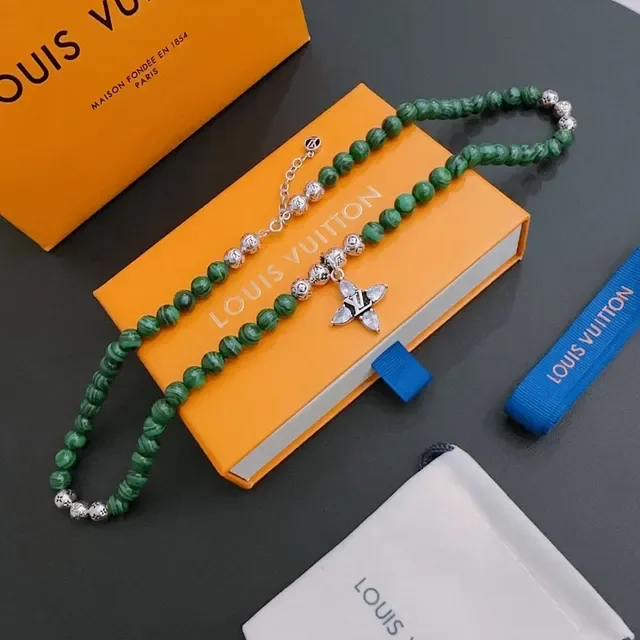 Louis Vuitton Flower Motif Malachite Bead Necklace 8