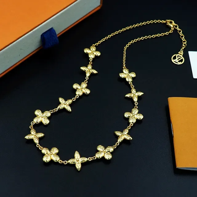 Louis Vuitton Gold Chain Four-Petal Floral Motifs Necklace 2