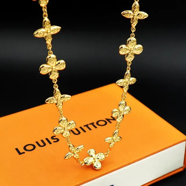 Louis Vuitton Gold Chain Four-Petal Floral Motifs Necklace 3