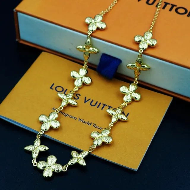 Louis Vuitton Gold Chain Four-Petal Floral Motifs Necklace 5
