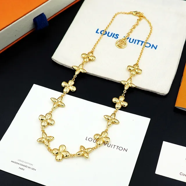 Louis Vuitton Gold Chain Four-Petal Floral Motifs Necklace 7
